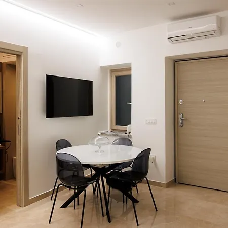 Next To Sea * Crotone